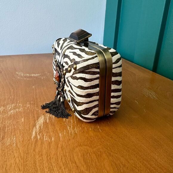 Mary Frances Aria Bronze Zebra Printed Tassel Versatile Shoulder Clutch Bag - Picture 11 of 14